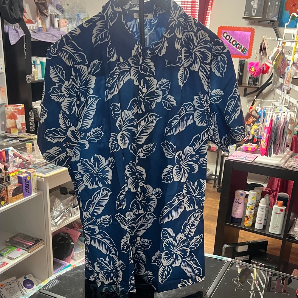 Men's Navy Blue Floral Short-Sleeve Button-Down Shirt